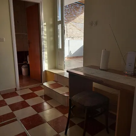 4199-2 For 3 People In Trpanj