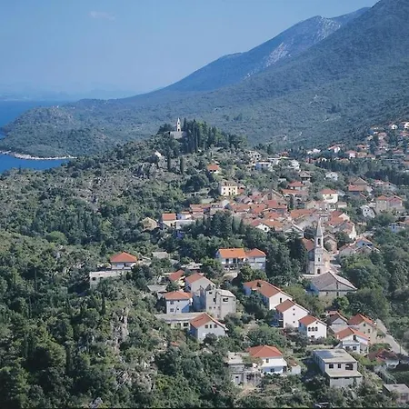 4199-2 For 3 People In Trpanj