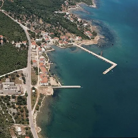 4199-2 For 3 People In