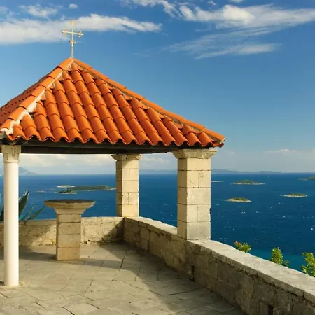 4199-2 For 3 People In Apartment *