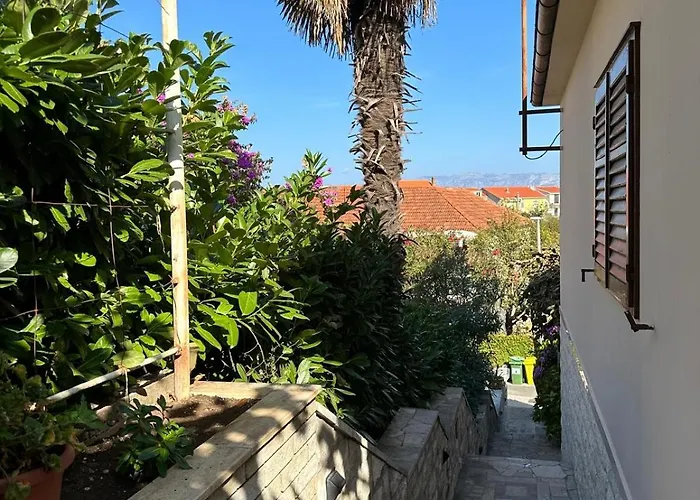 4199-2 For 3 People In