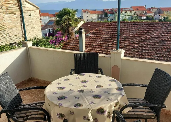 4199-2 For 3 People In Apartmán Trpanj