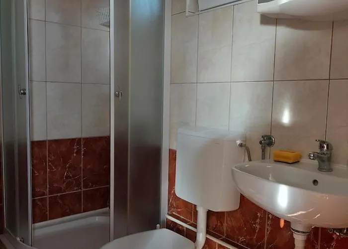 4199-2 For 3 People In