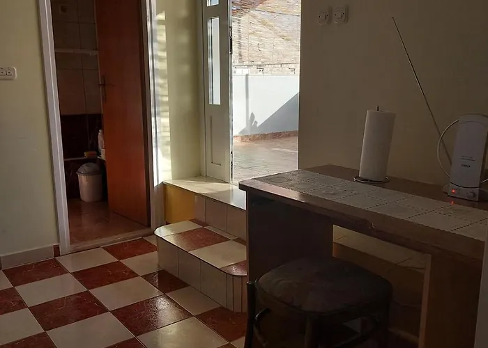 4199-2 For 3 People In Trpanj