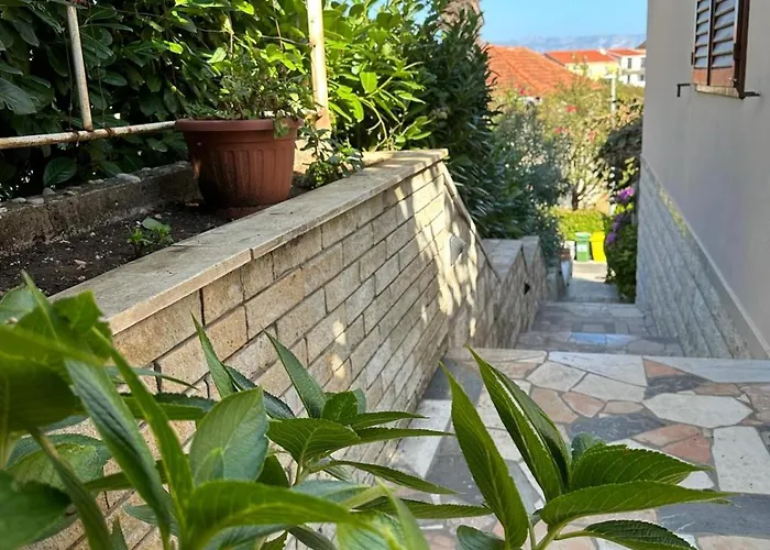 4199-2 For 3 People In * Trpanj